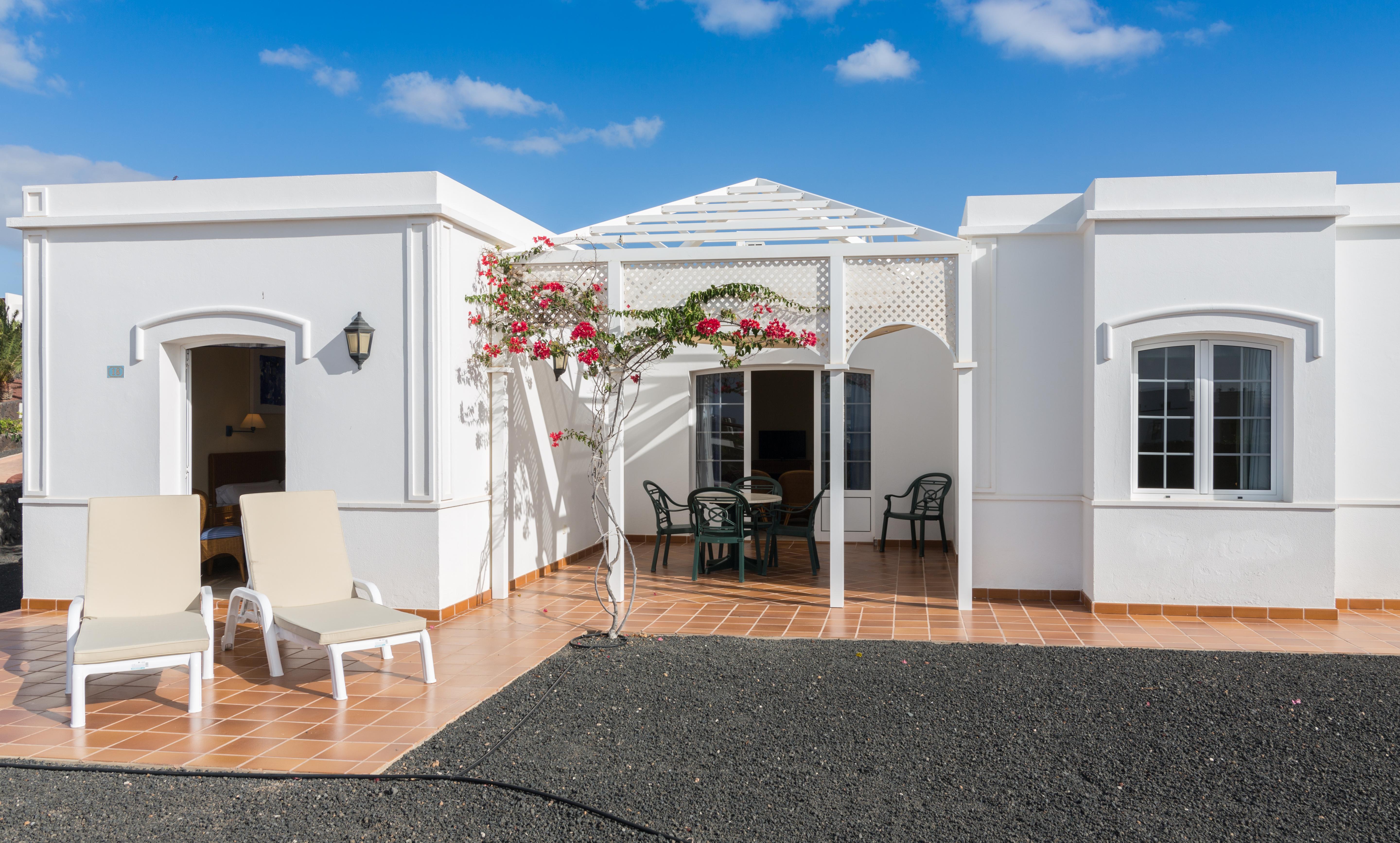 Apartamentos Livvo Coloradamar Playa Blanca  Exterior photo