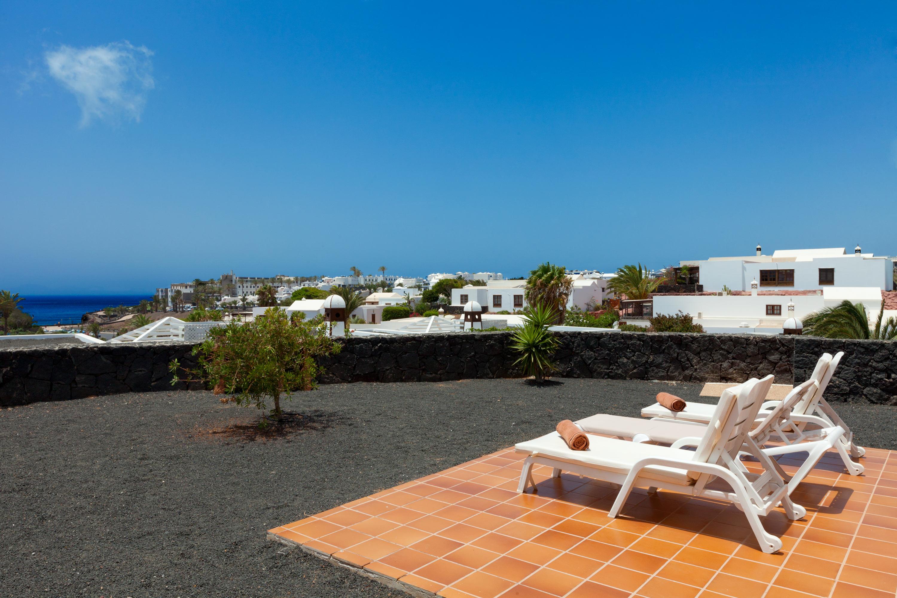 Apartamentos Livvo Coloradamar Playa Blanca  Exterior photo