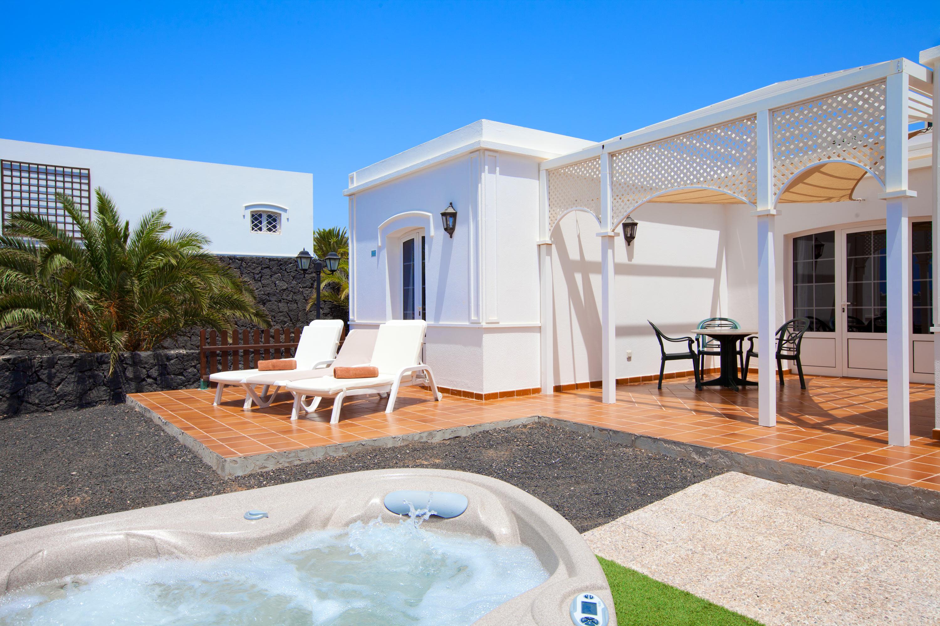 Apartamentos Livvo Coloradamar Playa Blanca  Exterior photo