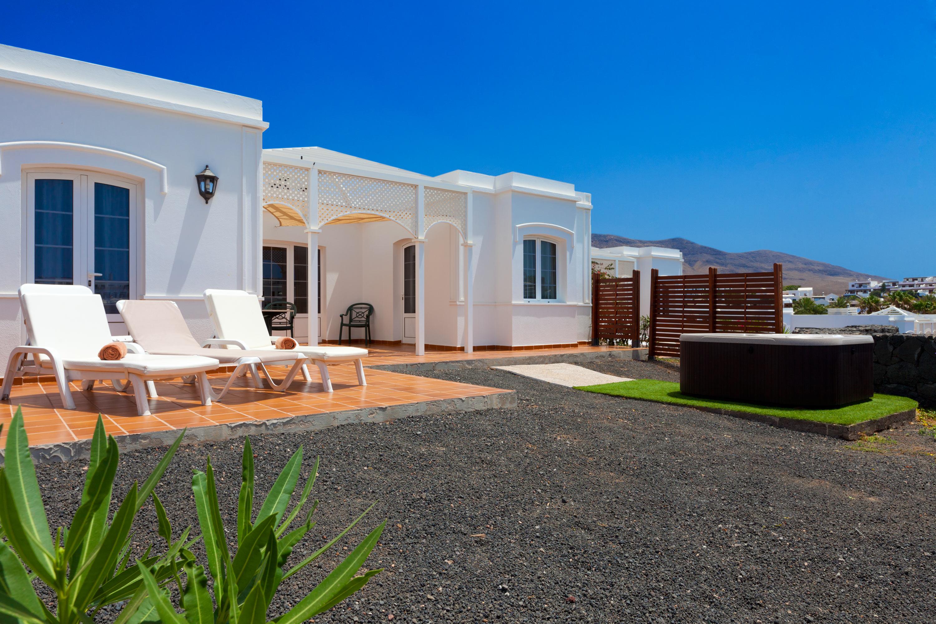 Apartamentos Livvo Coloradamar Playa Blanca  Exterior photo