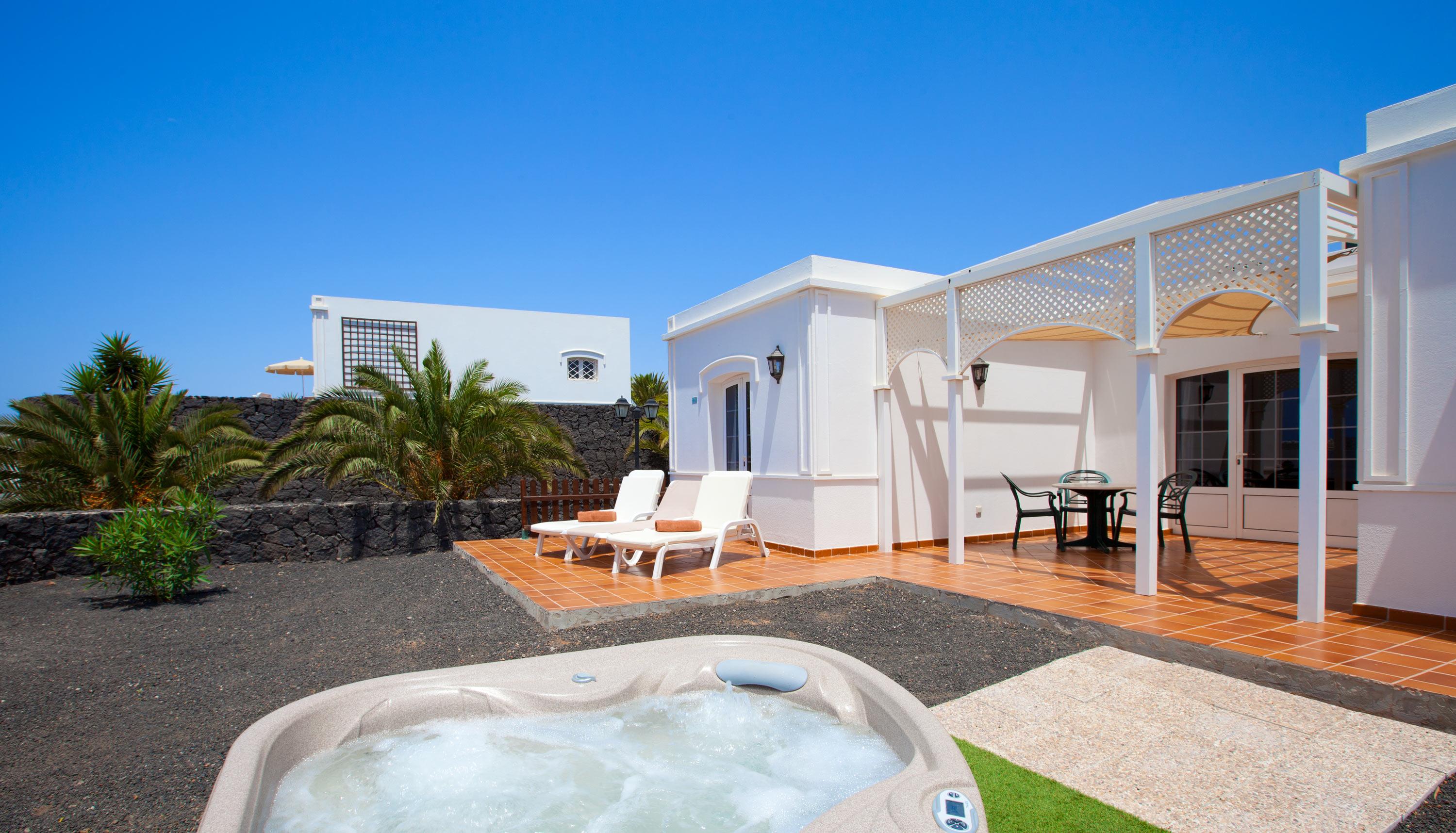Apartamentos Livvo Coloradamar Playa Blanca  Exterior photo