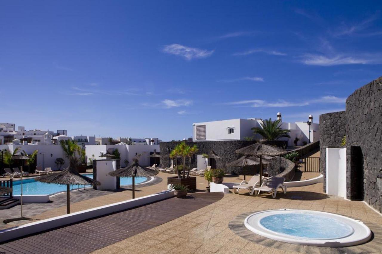 Apartamentos Livvo Coloradamar Playa Blanca  Exterior photo