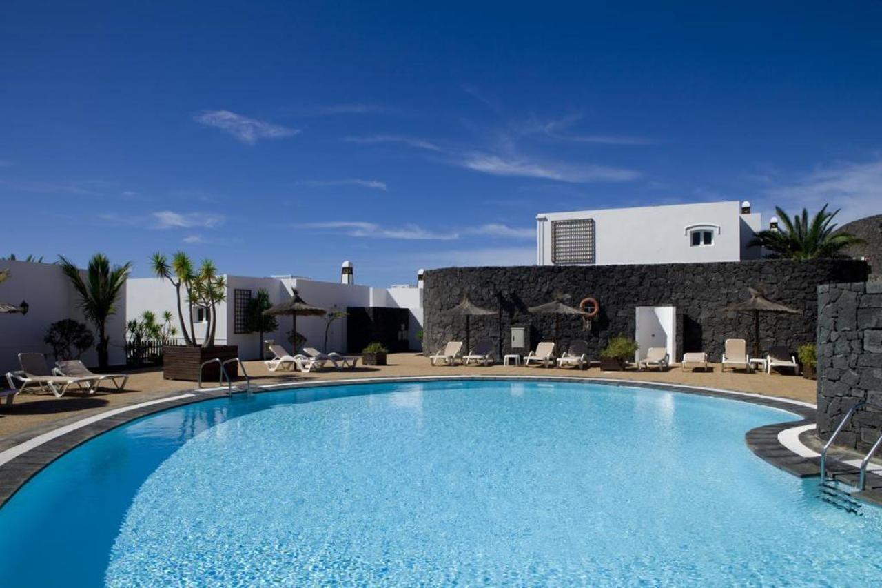Apartamentos Livvo Coloradamar Playa Blanca  Exterior photo